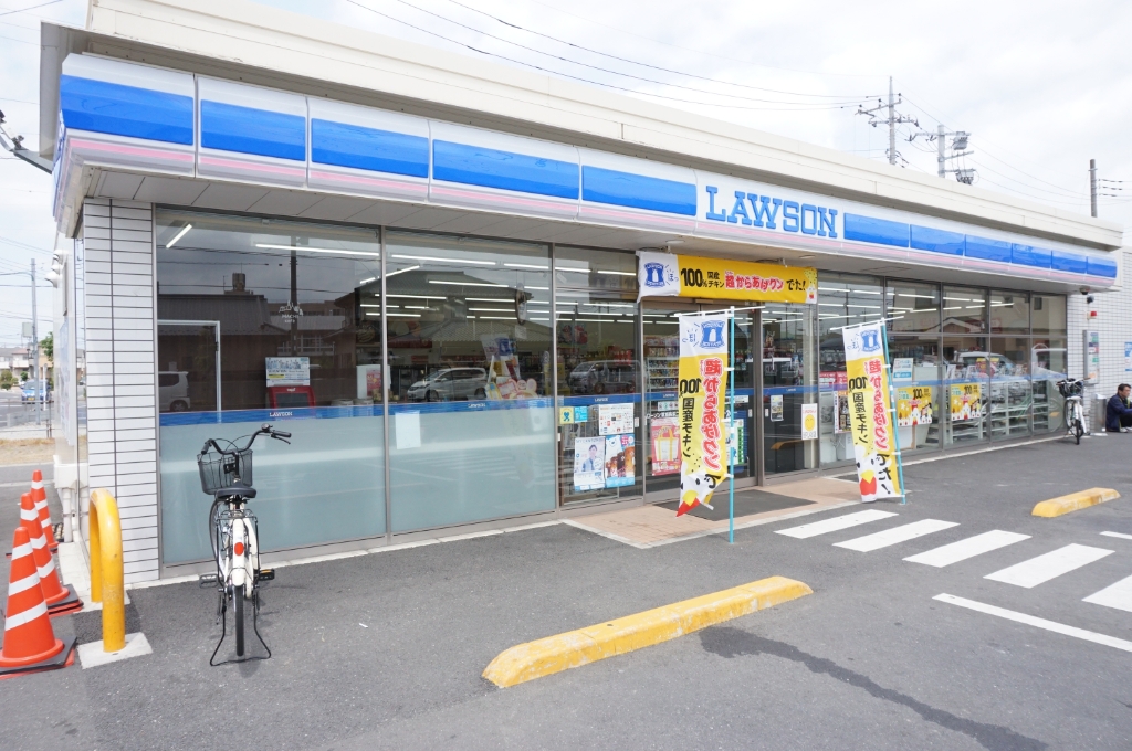 コンビニ　ローソン 草加長栄二丁目店（コンビニ）まで352m