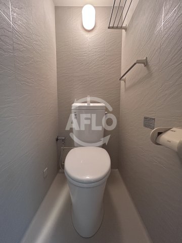 トイレ　エスリード新大阪第8　トイレ