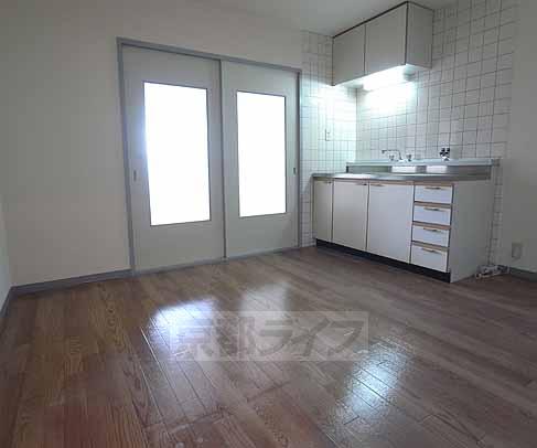 居室・リビング　広々とした室内です。