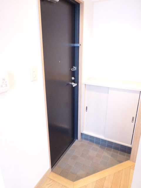 玄関　※別部屋参考写真