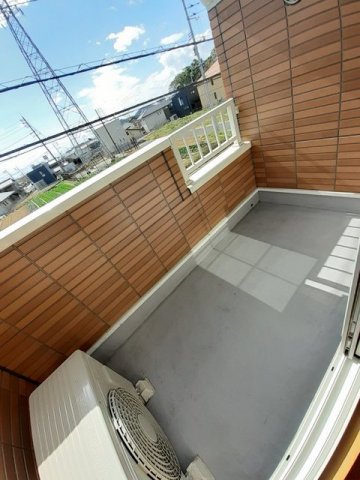 バルコニー　暖かな日差しのふりそそぐバルコニー