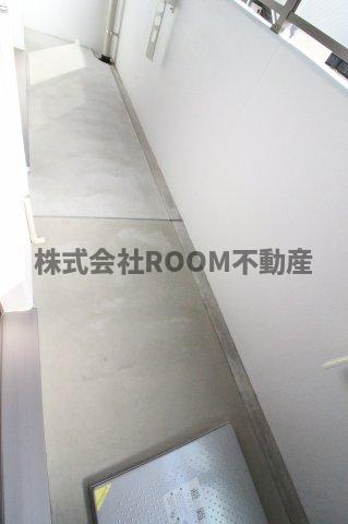 バルコニー　開放的で明るい空間を演出してくれるバルコニーです