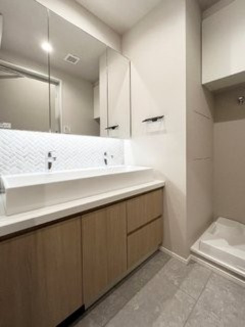 洗面設備　※写真は同タイプ住戸です。