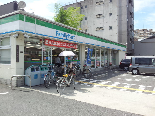 コンビニ　ファミリーマート万代六丁目店（コンビニ）まで354m