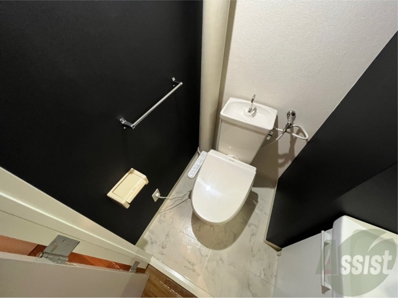 トイレ　ウォシュレット機能がついたトイレです。安心して使用できます。