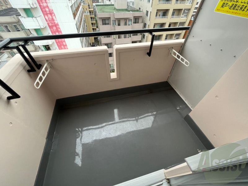 バルコニー　こちらはバルコニー。洗濯物が干せるようになっています。