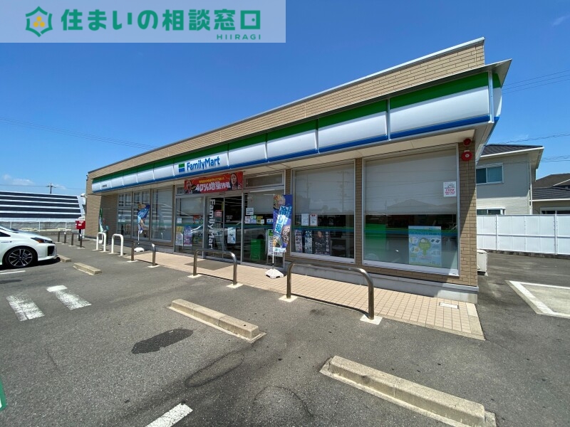 コンビニ　ファミリーマート一色町前野店（コンビニ）まで1405m