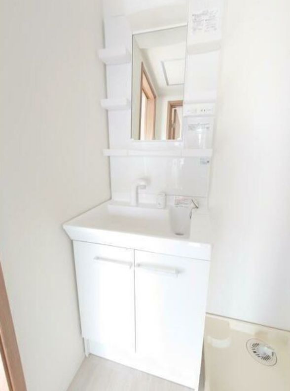 洗面設備　同シリーズ物件のモデルルームになります※現況優先
