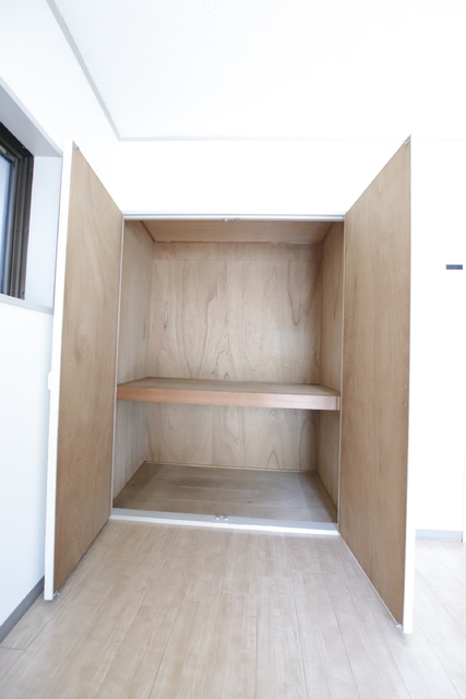 収納　★大きな物入です★