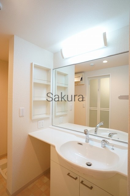 洗面設備　身支度に欠かせない独立洗面台♪