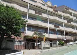 小学校　神戸市立 名倉小学校（小学校）まで562m