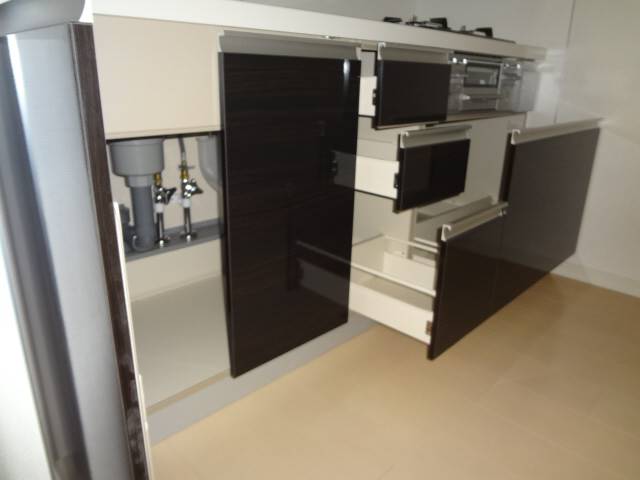 その他　キッチン下部収納