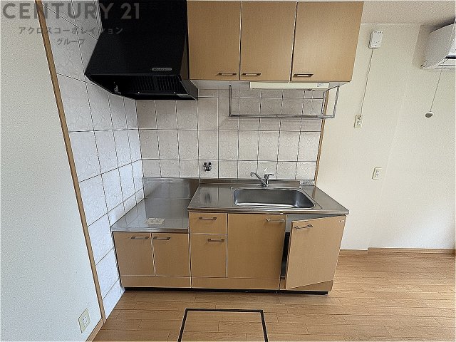 キッチン　壁付けキッチンでスペースを最大限有効活用できます！