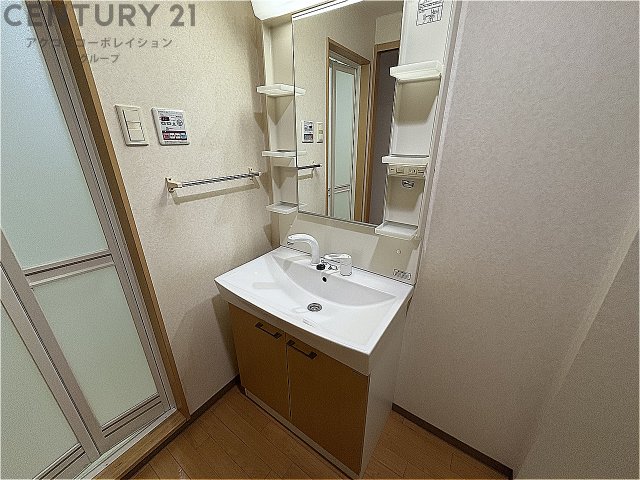 洗面設備　収納スペースもある独立洗面化粧台付き☆