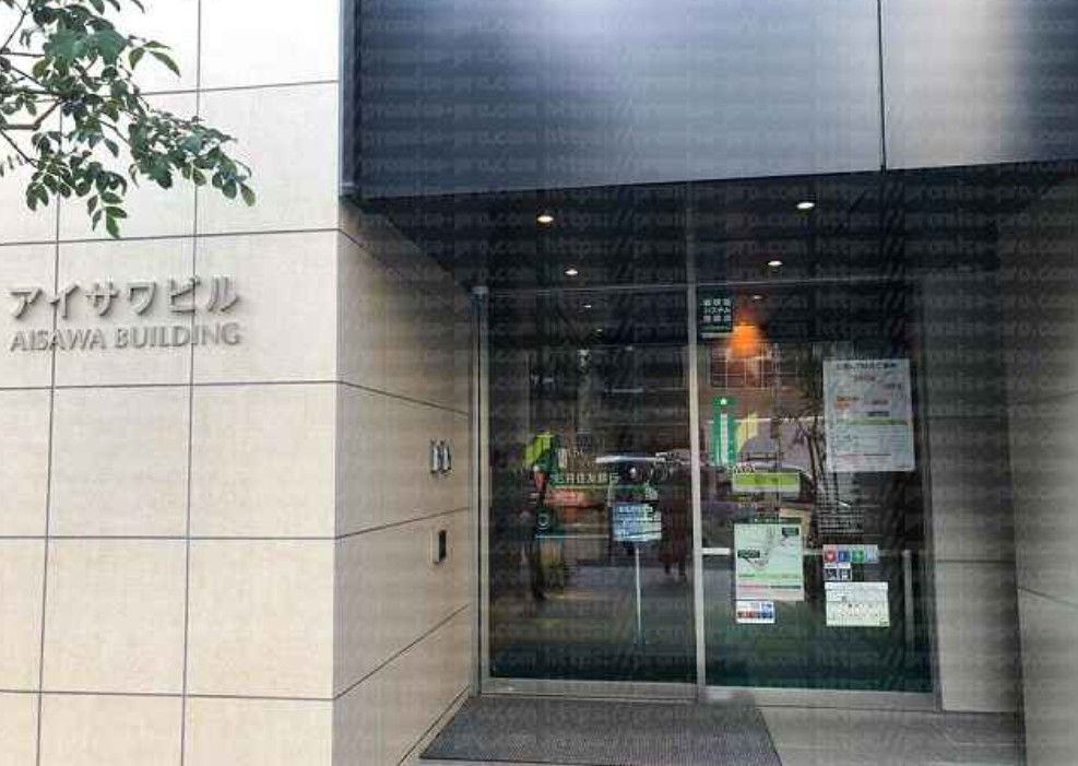 銀行　三井住友銀行青山支店（銀行）まで826m