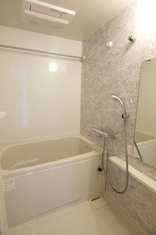 バス・シャワールーム　詳細は、RISUMO江坂本店→06-6155-7137まで♪