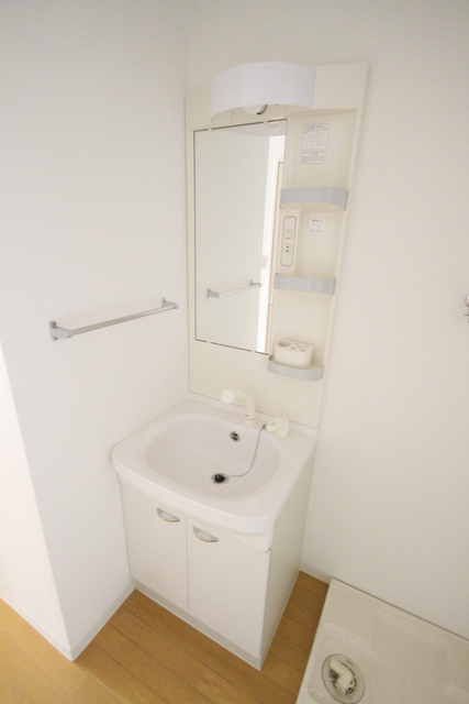 洗面設備　※別室の参考写真です。