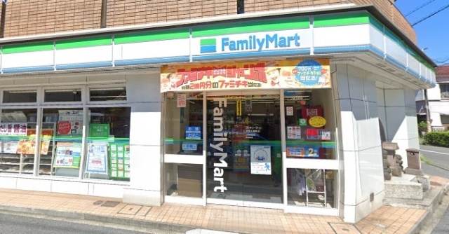 コンビニ　ファミリーマート本牧大里町店（コンビニ）まで529m