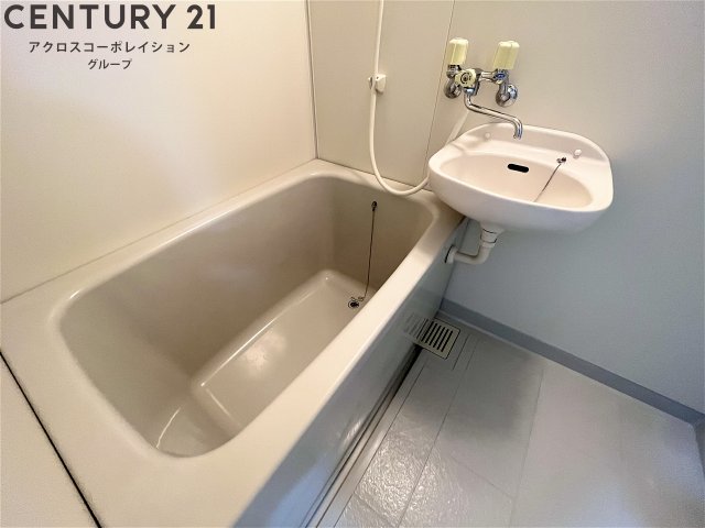 バス・シャワールーム　バストイレ別でオススメです！