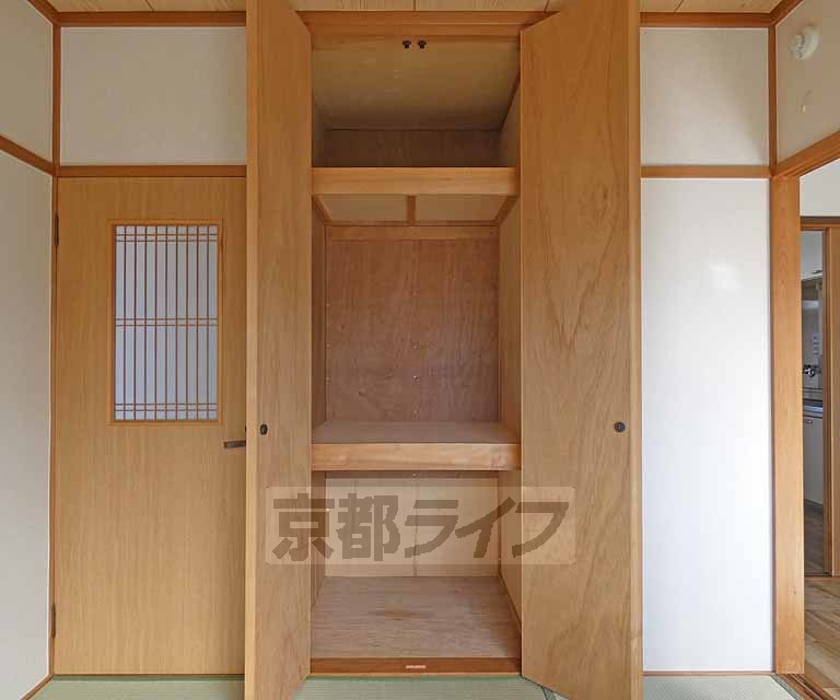 収納　各お部屋に収納スペースがあります。