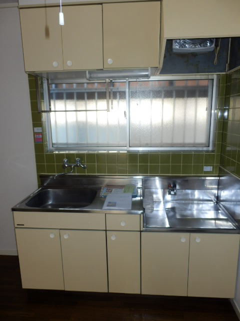 キッチン　ガスコンロ対応・窓あり