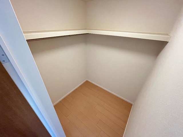 収納　ウォークインクローゼット(洋室)