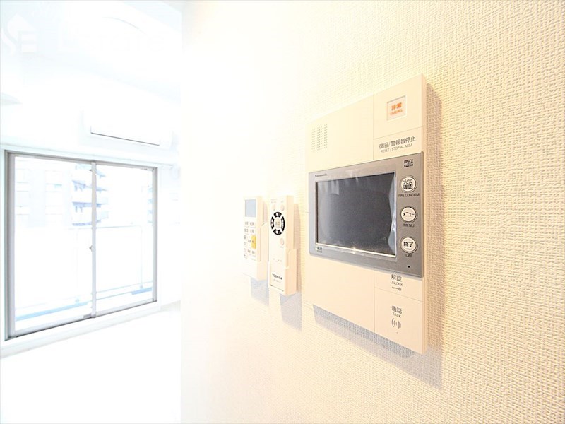 セキュリティ　モニター付きインターホン