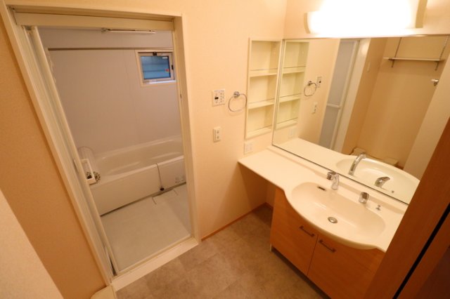 洗面設備　洗面室