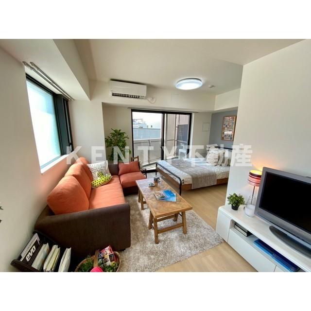 その他部屋・スペース　落ち着いた色調の寝室です