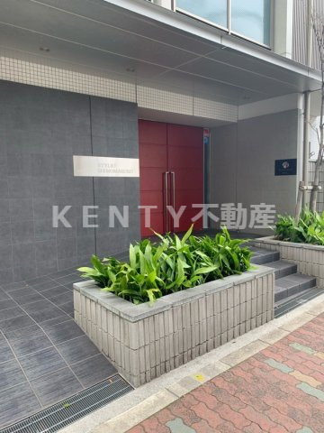 エントランス　建物の内部です