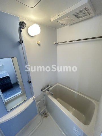 バス・シャワールーム　コンパクトで使いやすいお風呂です