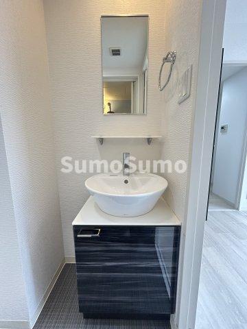 洗面設備　ゆったりとスペースのある洗面所