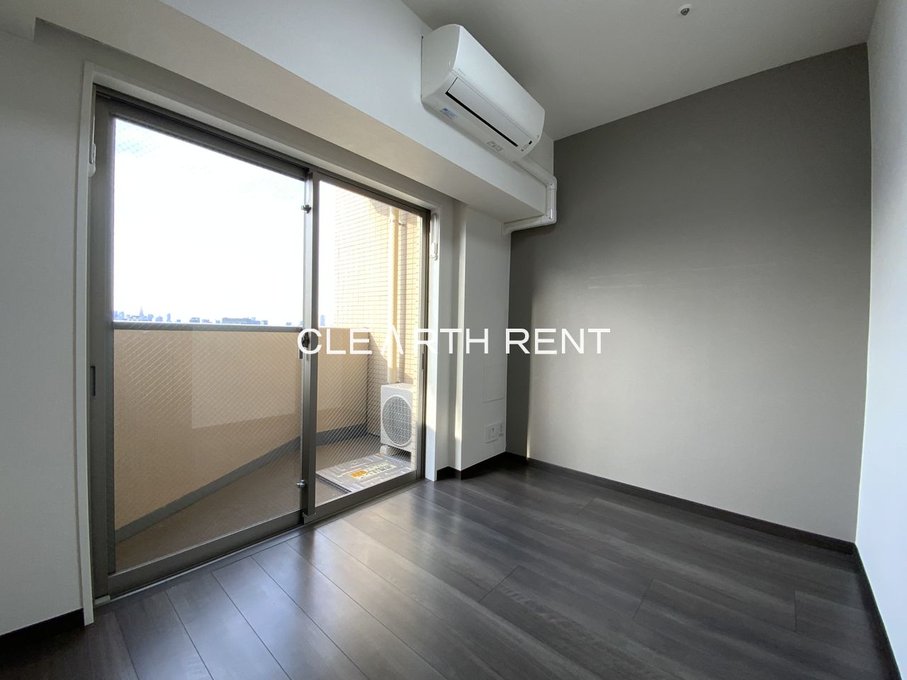 居室・リビング　★大きな窓で明るい空間★