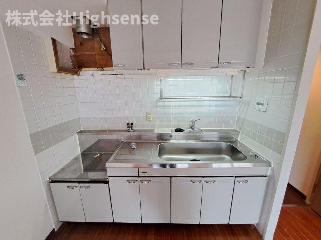 キッチン　コンパクトなキッチンで掃除もラクラク