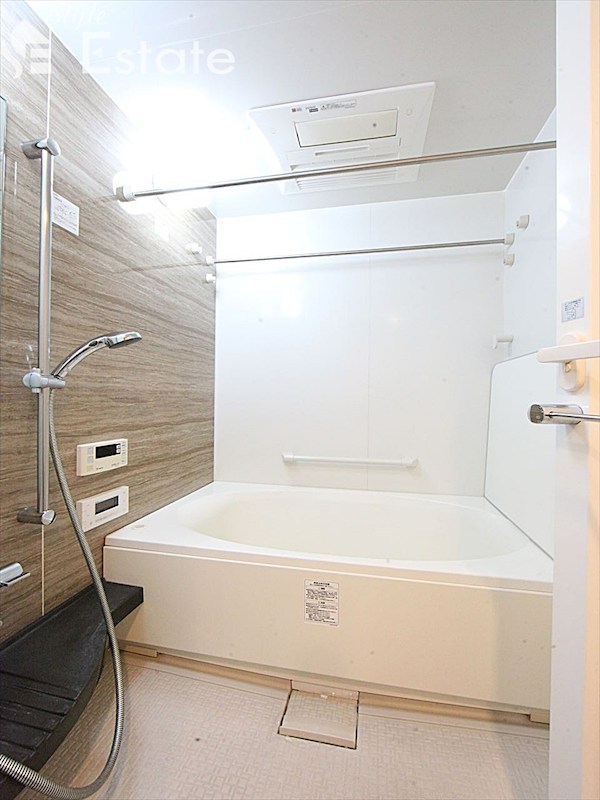 バス・シャワールーム　バスルーム