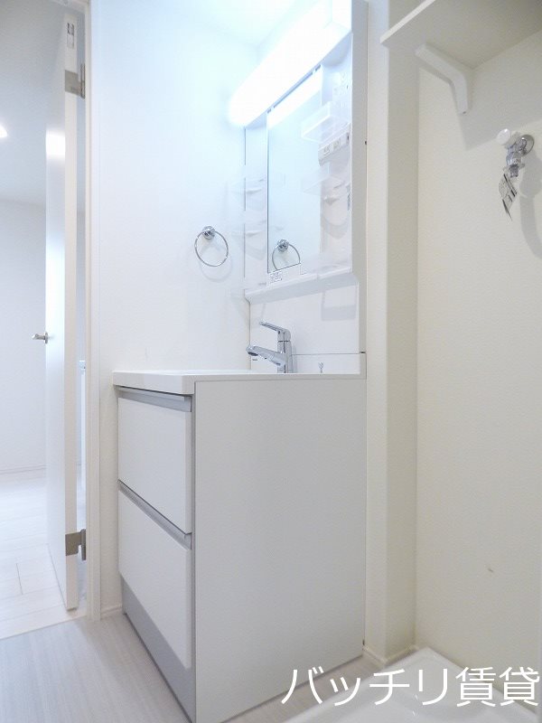 洗面設備　同型タイプの為、現状を優先致します。