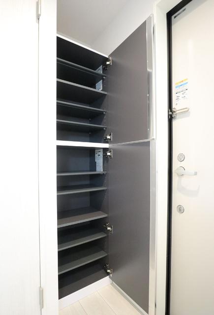 収納　収納　シューズボックス