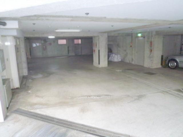 駐車場　★愛車に嬉しい地下駐車場★