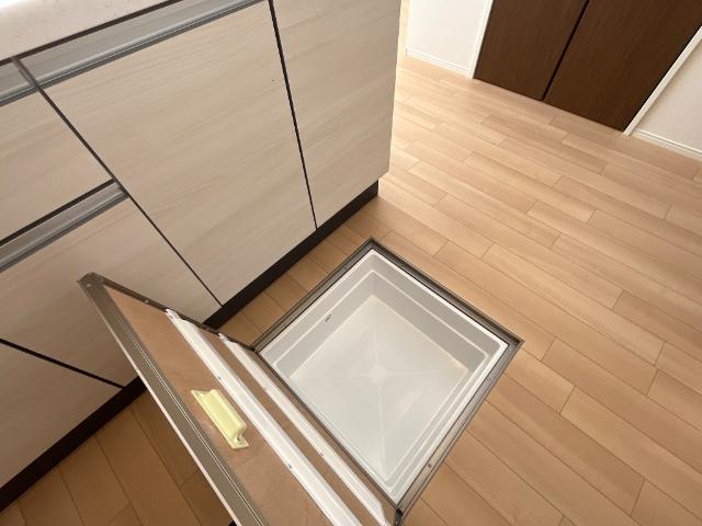 収納　床下収納