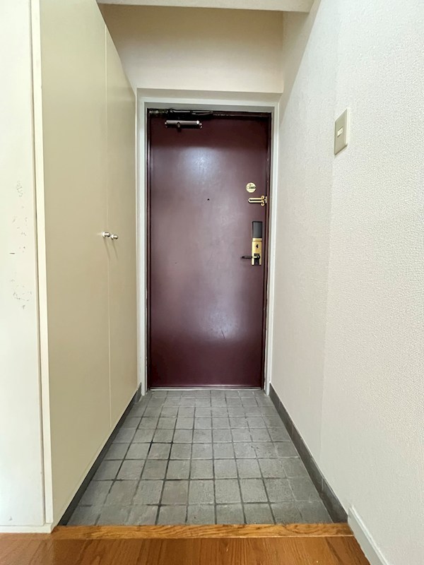 玄関　※別室写真使用