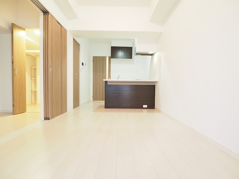 居室・リビング　リビング広くて開放的です