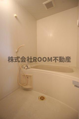 バス・シャワールーム　落ち着いた空間のお風呂です