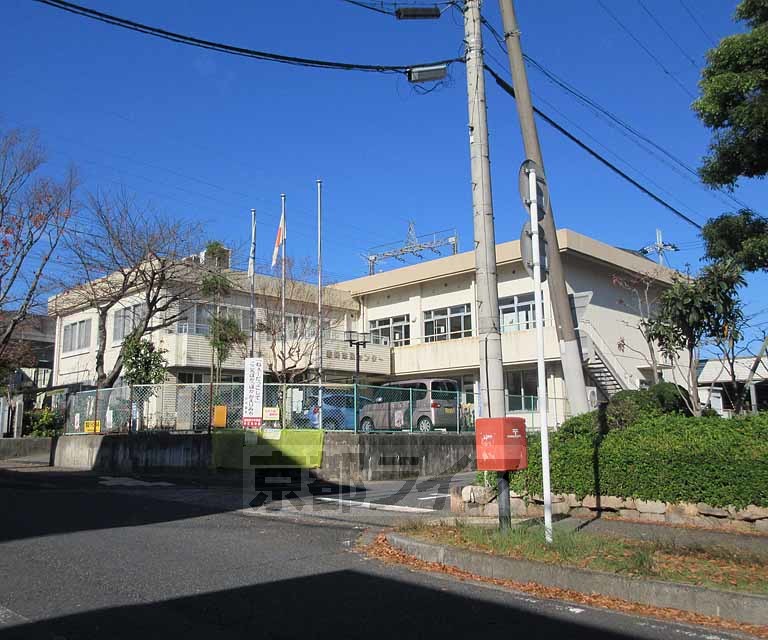 郵便局　石山駅前郵便局（郵便局）まで74m