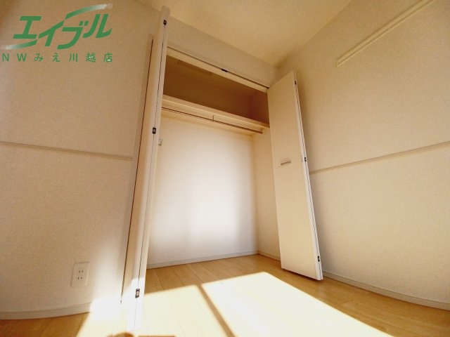 収納　同型参考写真