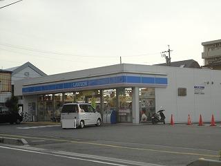 コンビニ　ローソン 四日市堀木（コンビニ）まで447m