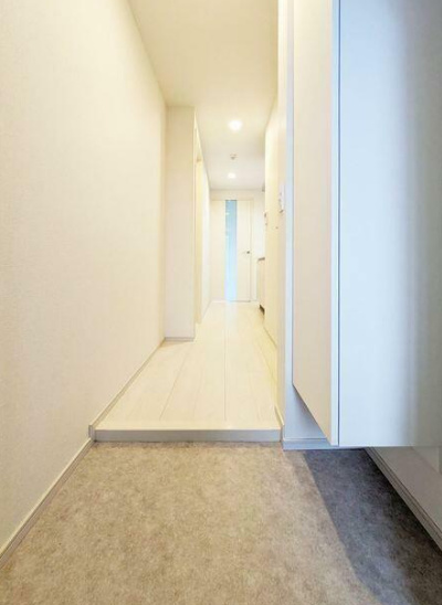 玄関　コンフォリア・リヴ関内