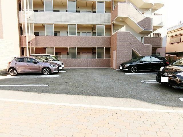 駐車場　駐車場完備です