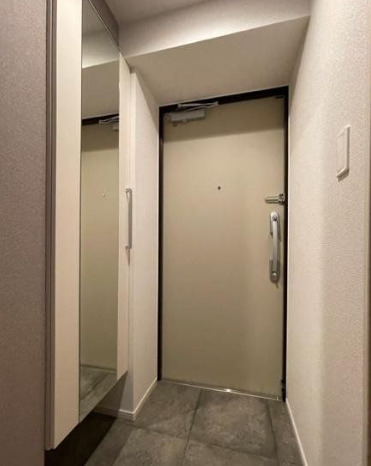 玄関　※別部屋の参考写真です。