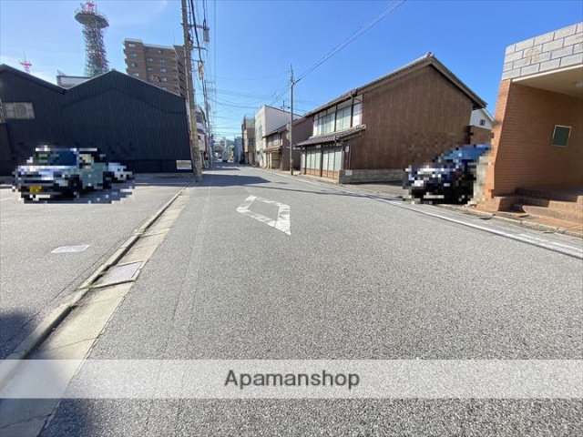 その他　前面道路（その他）まで0m