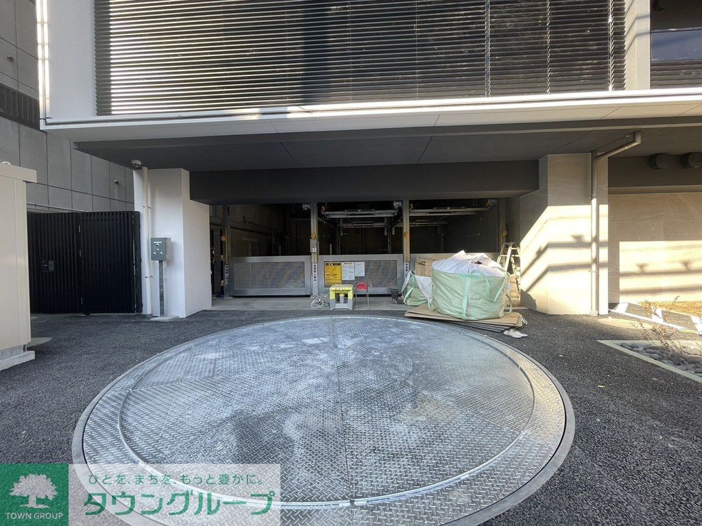 駐車場　エントランス